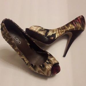 Aldo/ Peep Toe/Camo/ Platform Heels